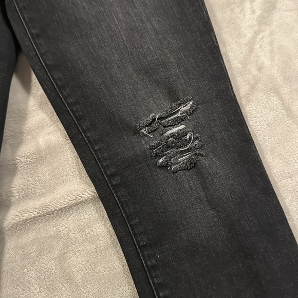 Joe’s Jeans Washed Black - Picture 7 of 17